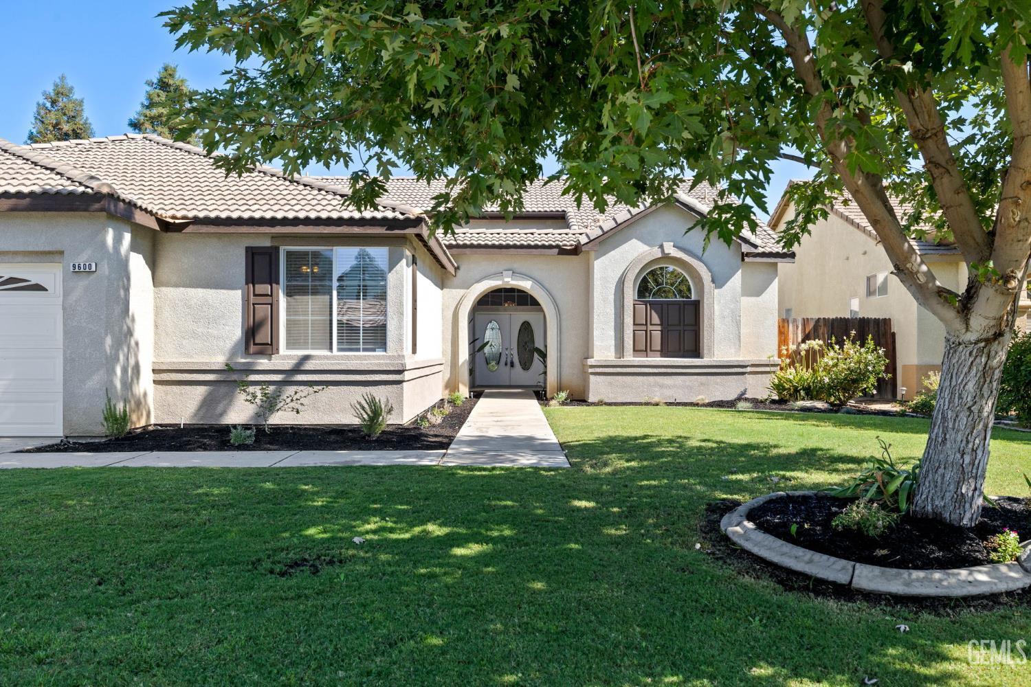 Bakersfield, California, 93312, United States, 4 Bedrooms Bedrooms, ,3 BathroomsBathrooms,Residential,For Sale,1933042
