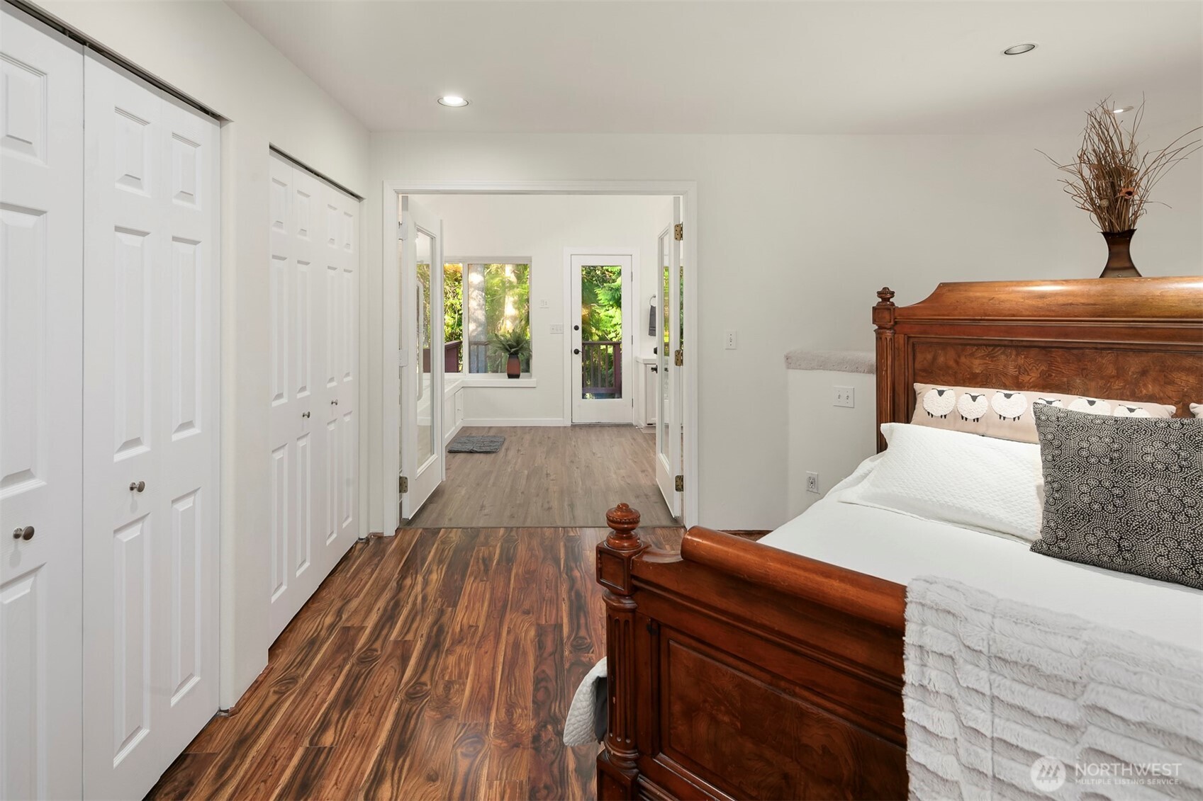 North Bend, Washington, 98045, United States, 3 Bedrooms Bedrooms, ,2 BathroomsBathrooms,Residential,For Sale,1989683