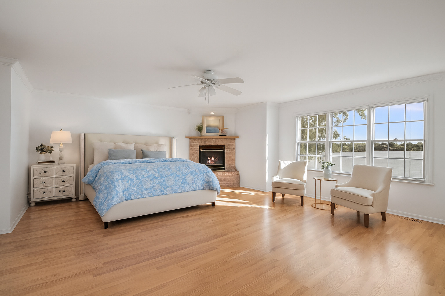 Grayslake, Illinois, 60030, United States, 4 Bedrooms Bedrooms, ,3 BathroomsBathrooms,Residential,For Sale,1992794