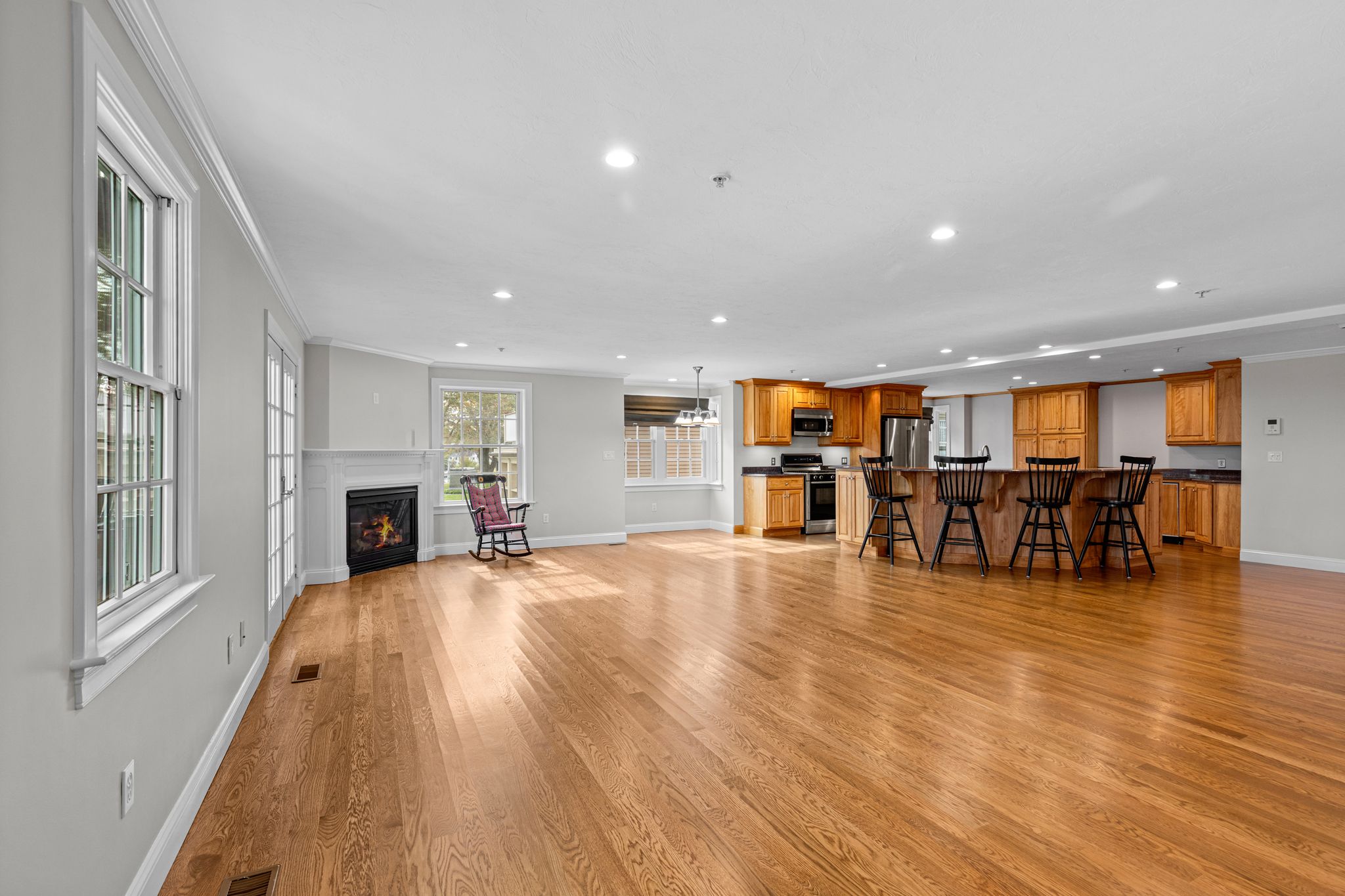  16 Carver Street, Unit 201, Plymouth, MA, 02360 - 物件實景
