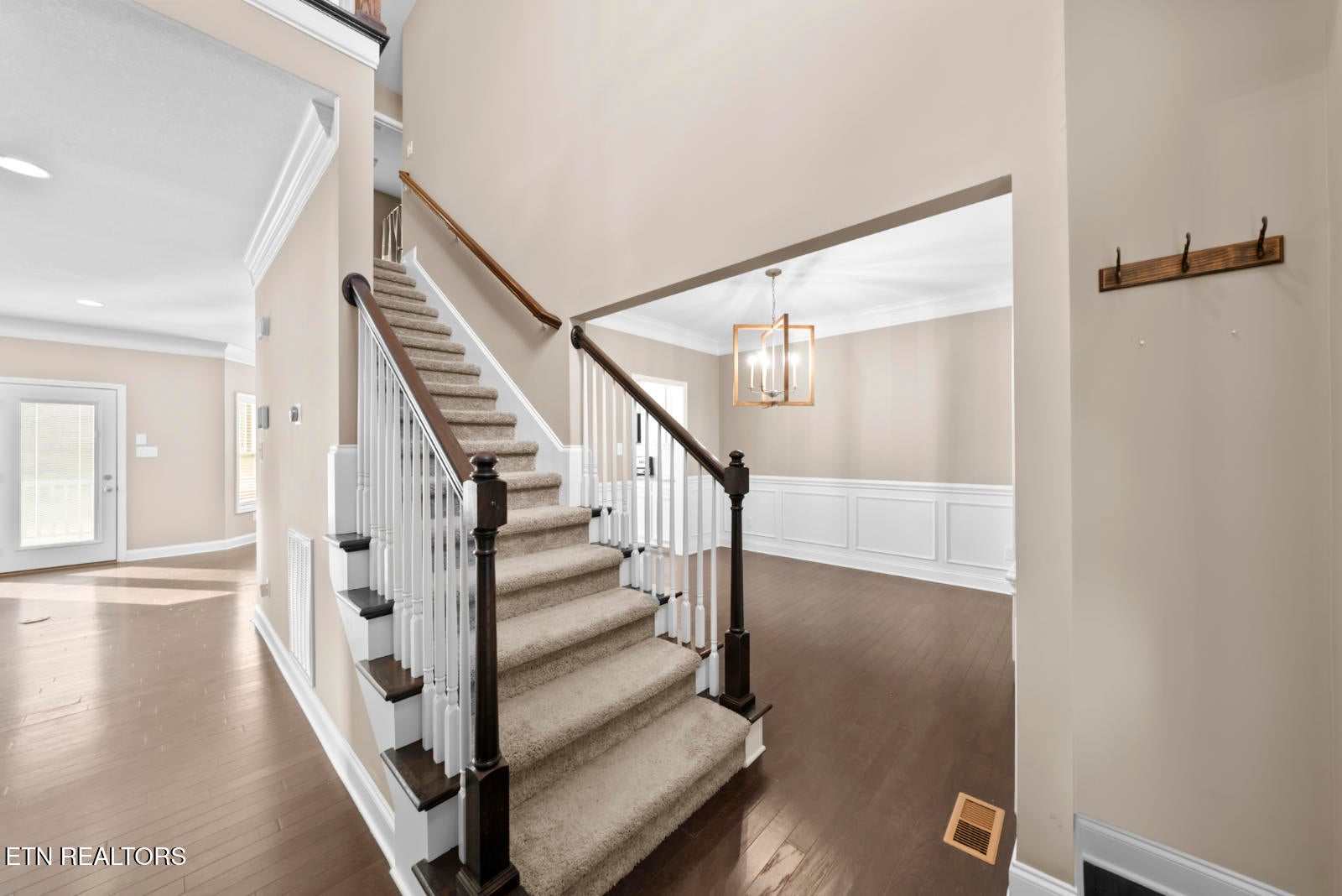 Oak Ridge, Tennessee, 37830, United States, 4 Bedrooms Bedrooms, ,3 BathroomsBathrooms,Residential,For Sale,2003025