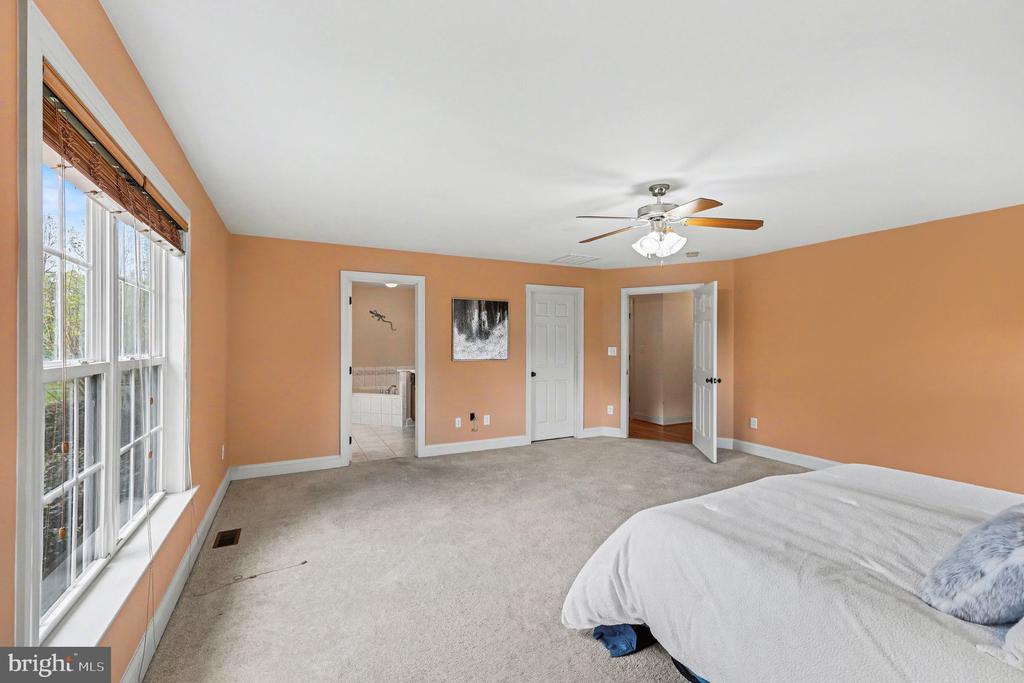 Winchester, Virginia, 22602, United States, 4 Bedrooms Bedrooms, ,3 BathroomsBathrooms,Residential,For Sale,2040713