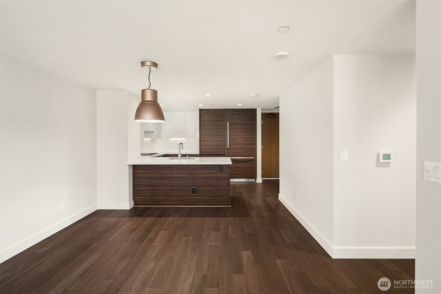 Seattle, Washington, 98121, United States, 1 Bedroom Bedrooms, ,1 BathroomBathrooms,Residential,For Sale,1950574