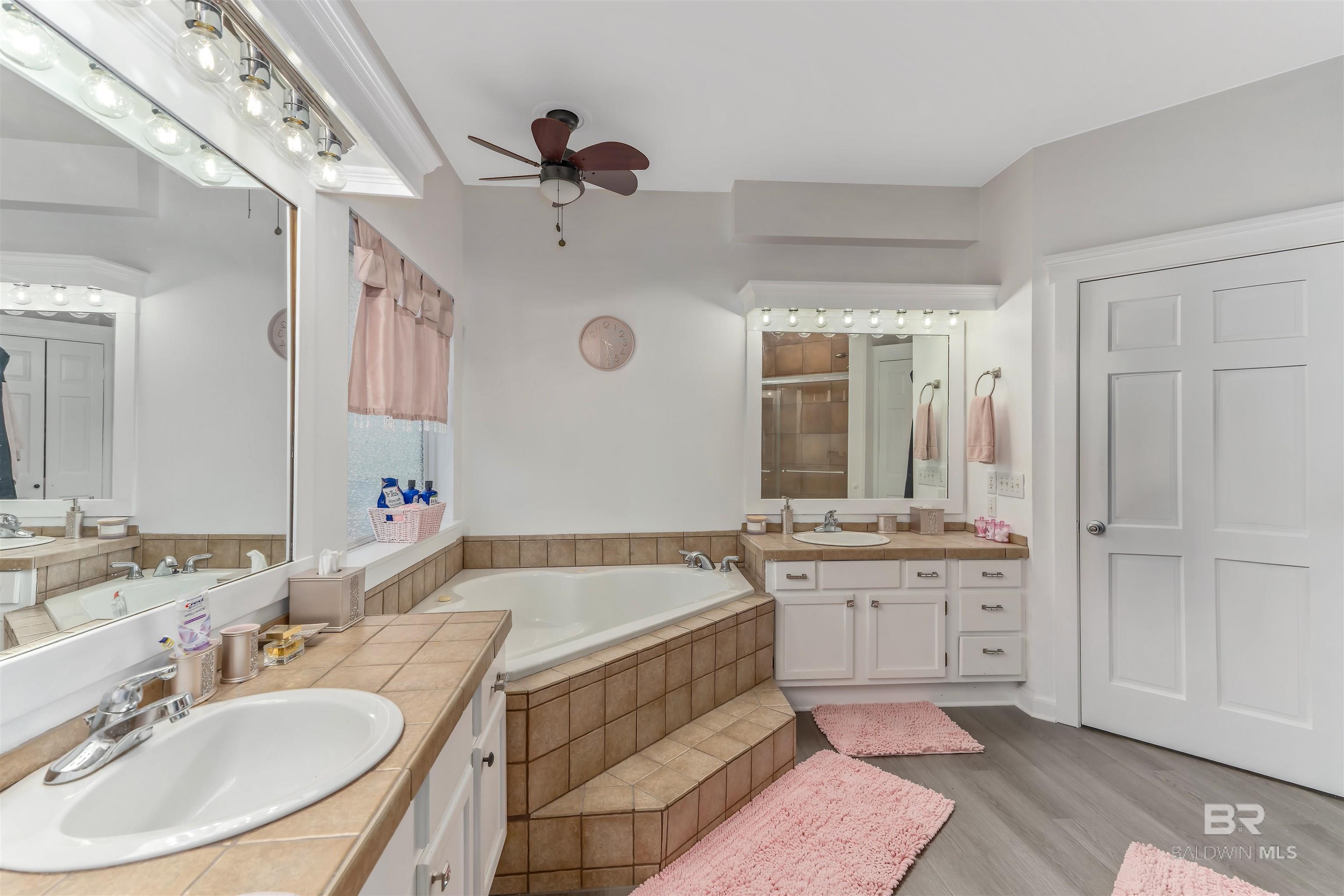 Gulf Shores, Alabama, 36542, United States, 4 Bedrooms Bedrooms, ,3 BathroomsBathrooms,Residential,For Sale,1877388