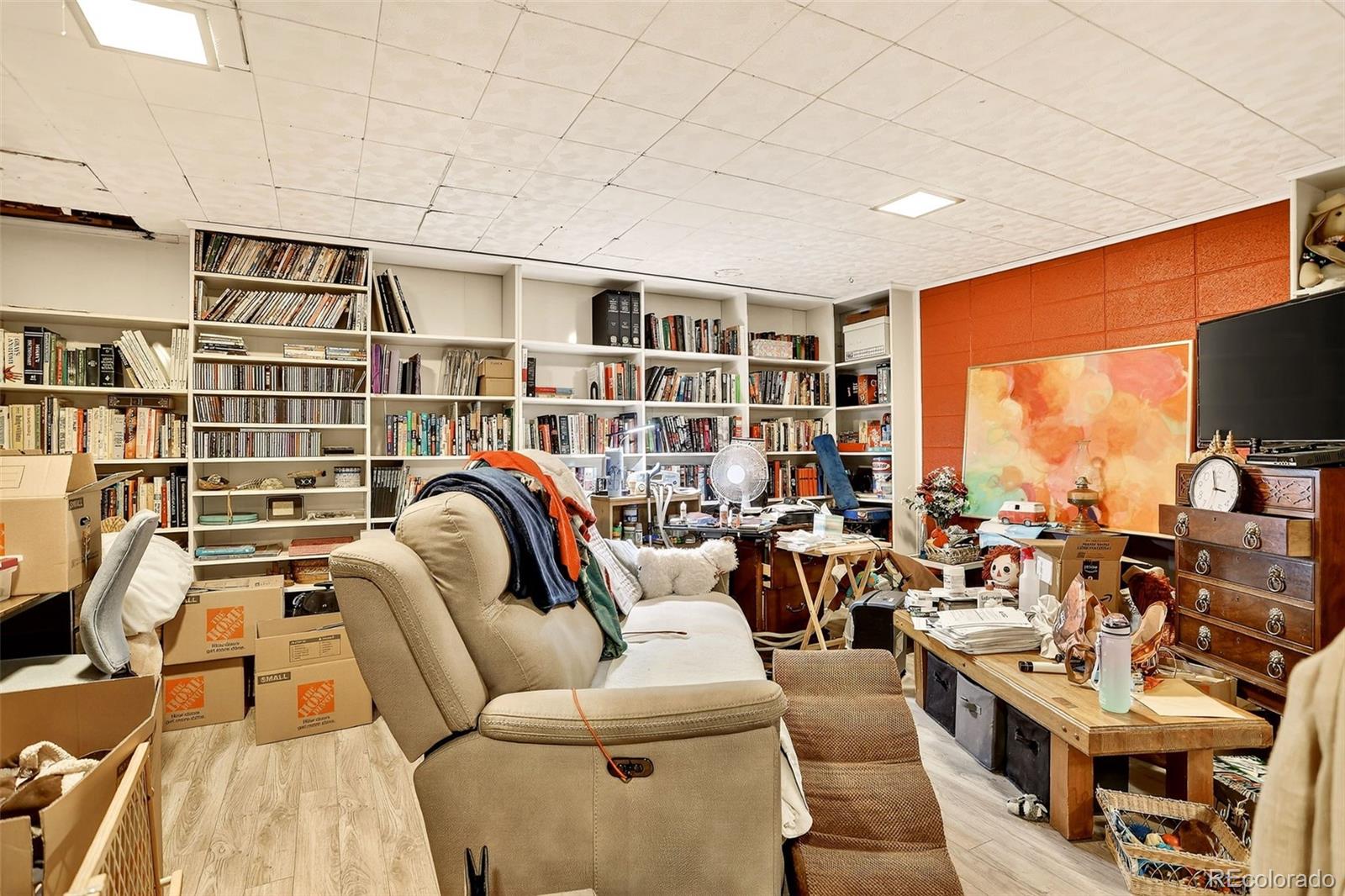 Littleton, Colorado, 80120, United States, 4 Bedrooms Bedrooms, ,1 BathroomBathrooms,Residential,For Sale,1988152