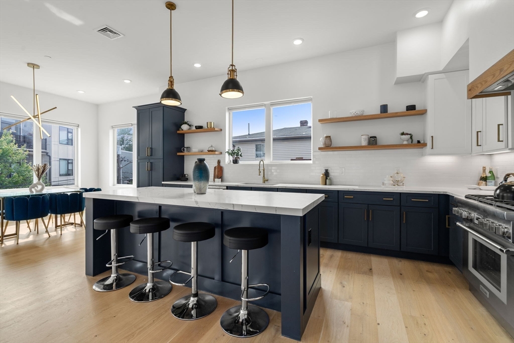 Somerville, Massachusetts, 02145, United States, 5 Bedrooms Bedrooms, ,5 BathroomsBathrooms,Residential,For Sale,1849882