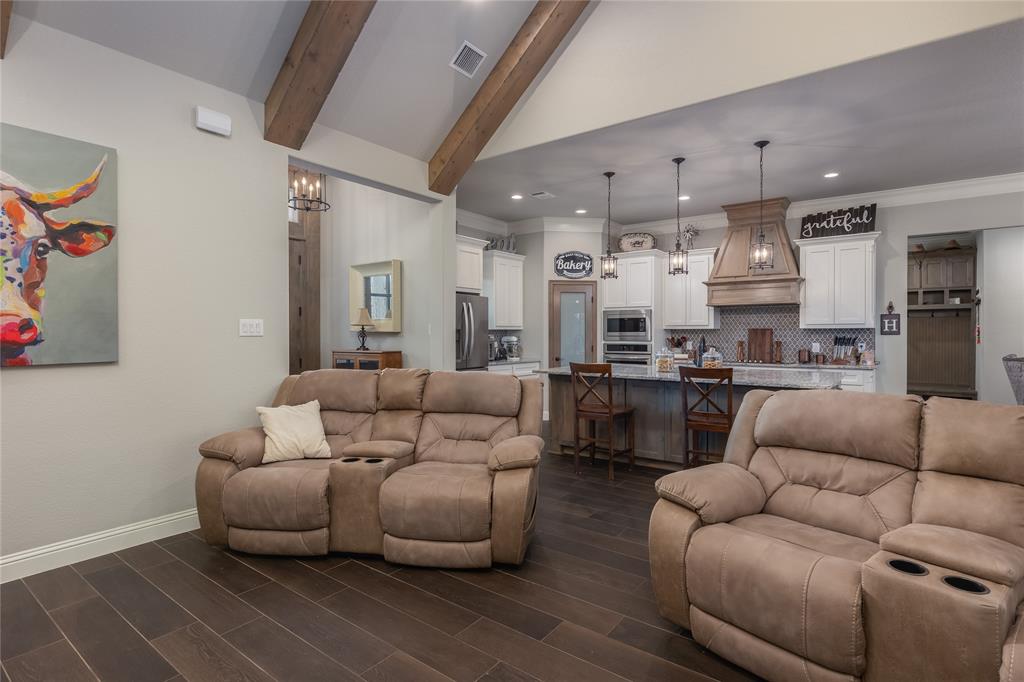 Springtown, Texas, 76082, United States, 4 Bedrooms Bedrooms, ,2 BathroomsBathrooms,Residential,For Sale,1980102