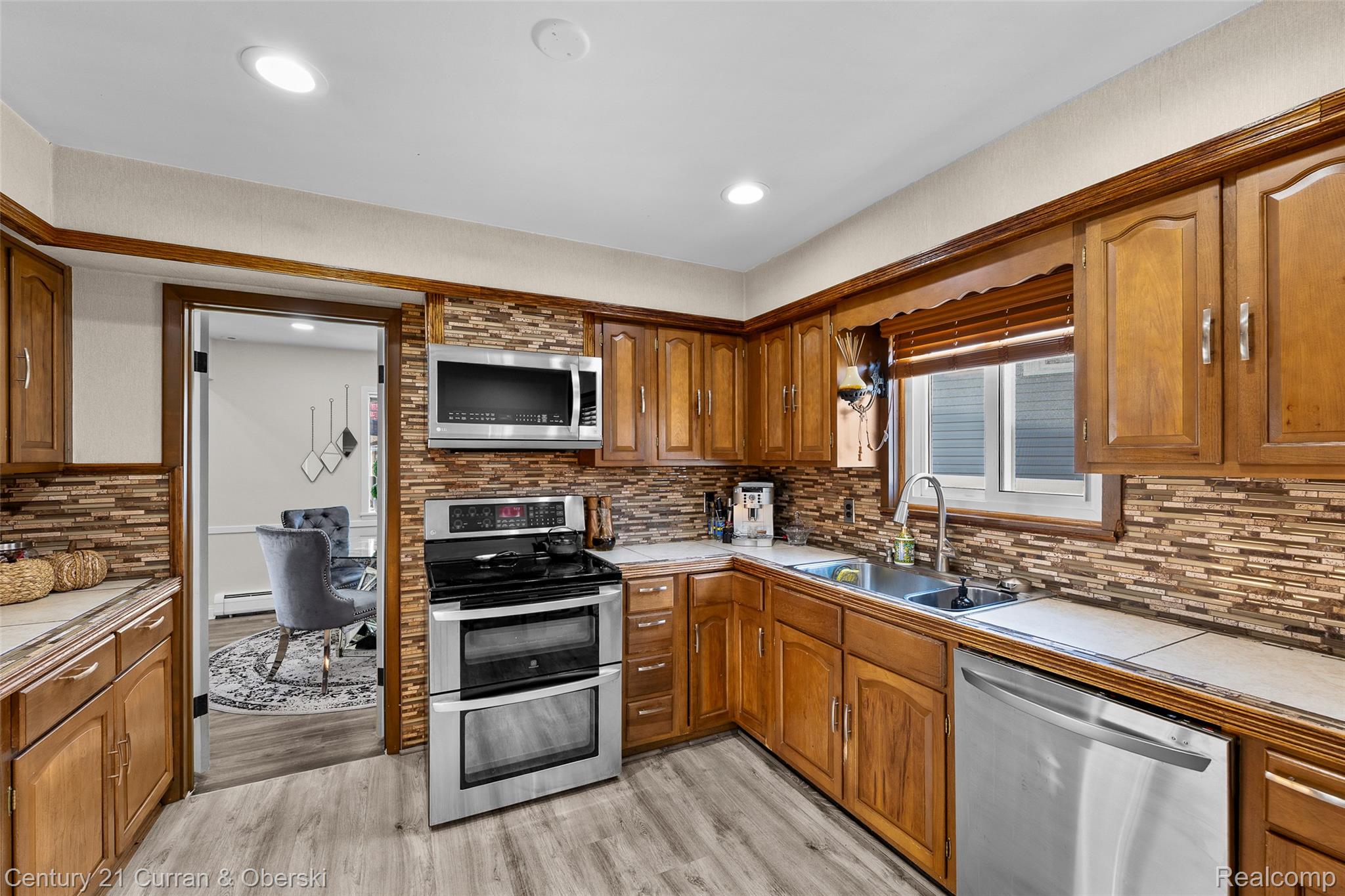 Dearborn Heights, Michigan, 48127, United States, 4 Bedrooms Bedrooms, ,4 BathroomsBathrooms,Residential,For Sale,1988554