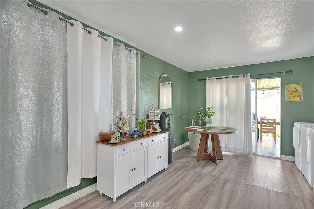 Jurupa Valley, California, 92509, United States, 4 Bedrooms Bedrooms, ,2 BathroomsBathrooms,Residential,For Sale,1998083