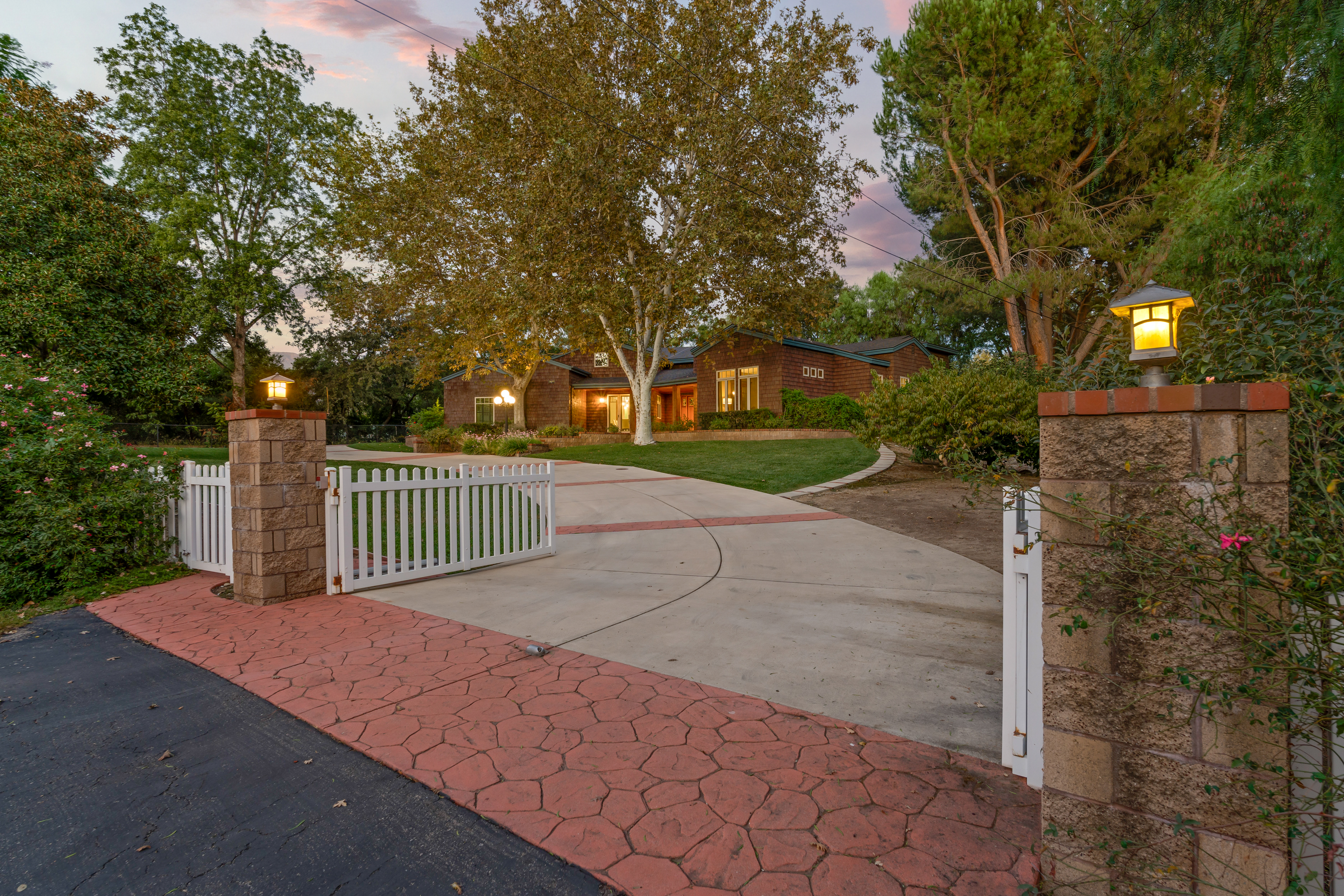 402 South Montgomery Street, Ojai, CA 93023 - 物件實景