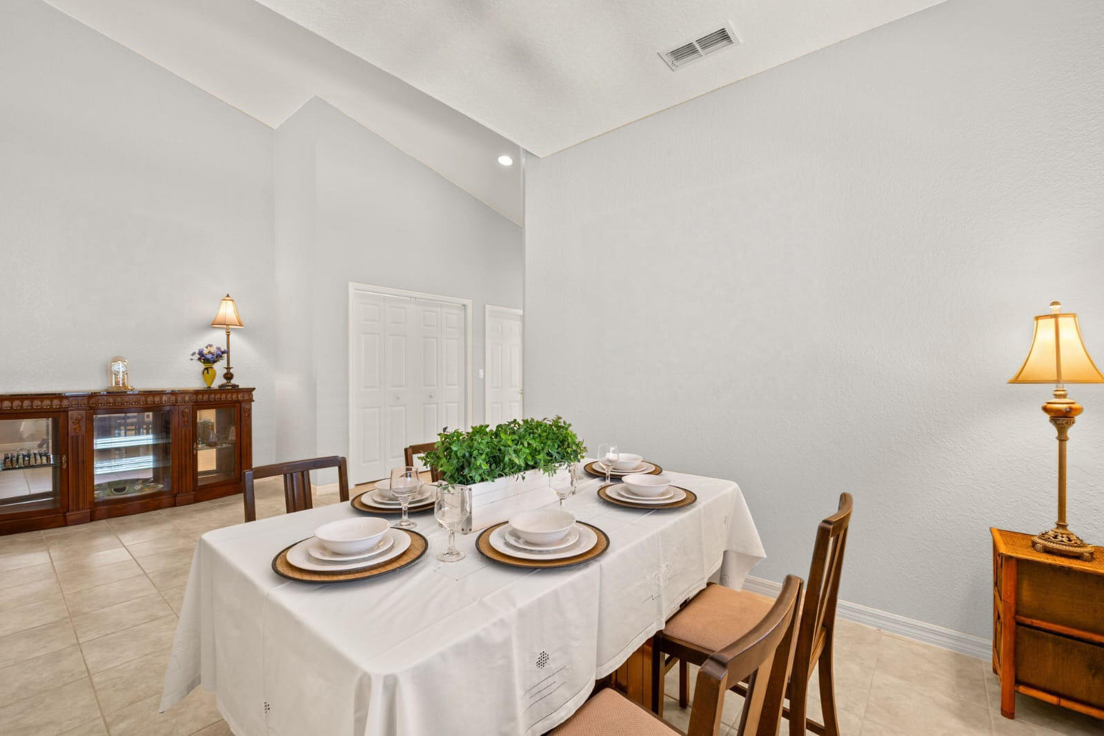 Naples, Florida, 34104, United States, 2 Bedrooms Bedrooms, ,2 BathroomsBathrooms,Residential,For Sale,1990967