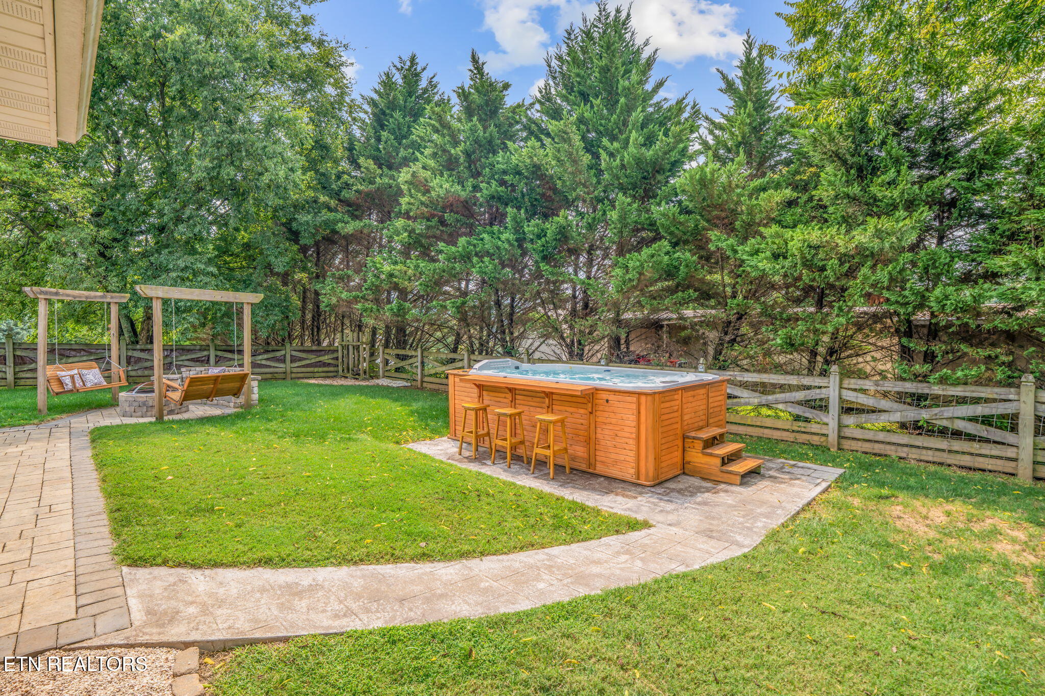 Maryville, Tennessee, 37803, United States, 3 Bedrooms Bedrooms, ,2 BathroomsBathrooms,Residential,For Sale,1942591