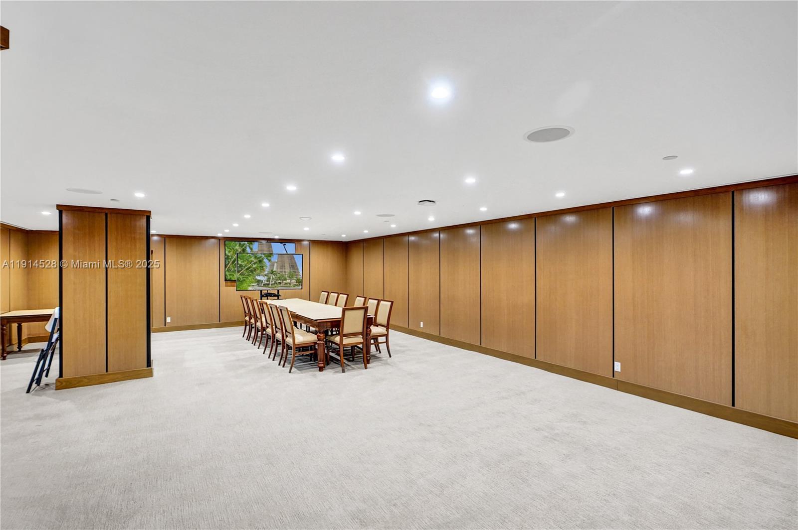 Aventura, Florida, 33180, United States, 2 Bedrooms Bedrooms, ,2 BathroomsBathrooms,Residential,For Sale,1994383