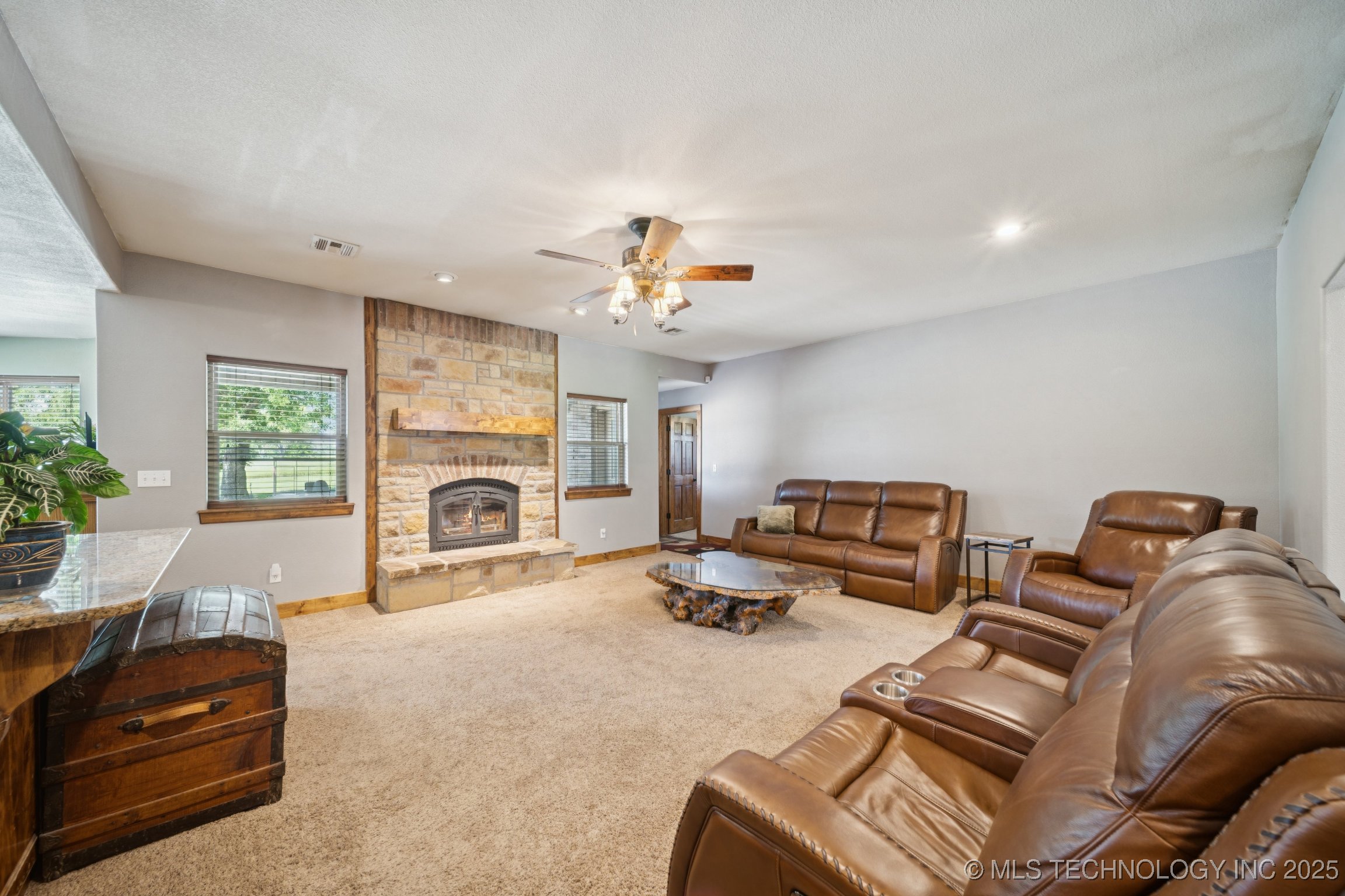 Henryetta, Oklahoma, 74437, United States, 4 Bedrooms Bedrooms, ,4 BathroomsBathrooms,Residential,For Sale,1939303