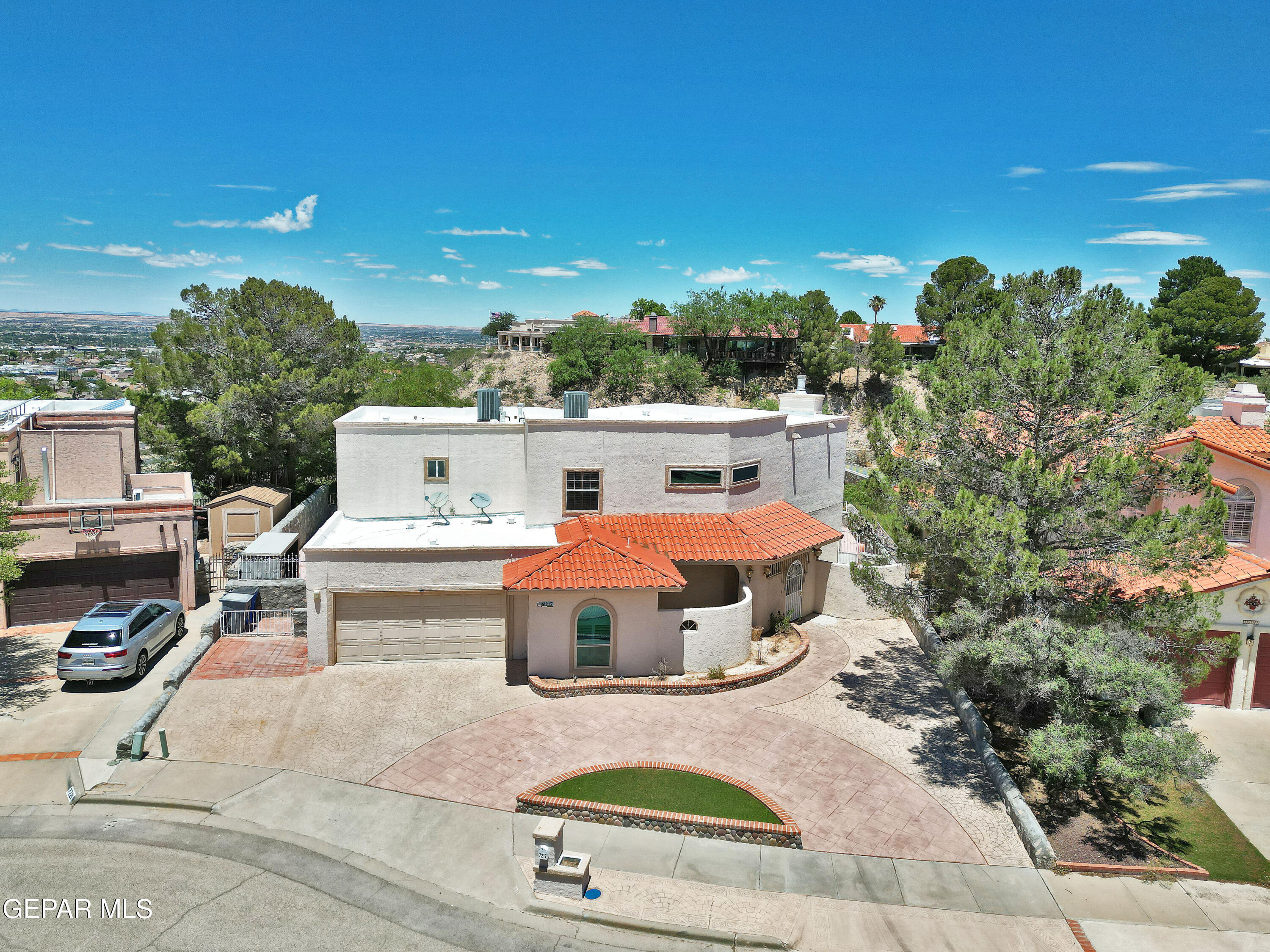 Meriden Ln, El Paso, TX 79912