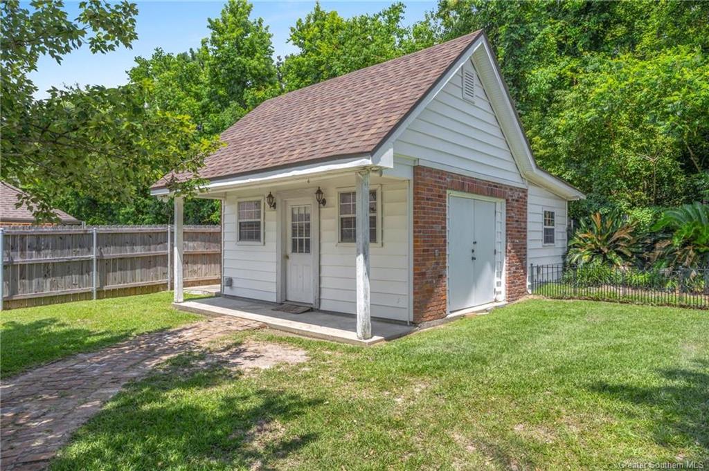 Lake Charles, Louisiana, 70605, United States, 5 Bedrooms Bedrooms, ,3 BathroomsBathrooms,Residential,For Sale,1975984