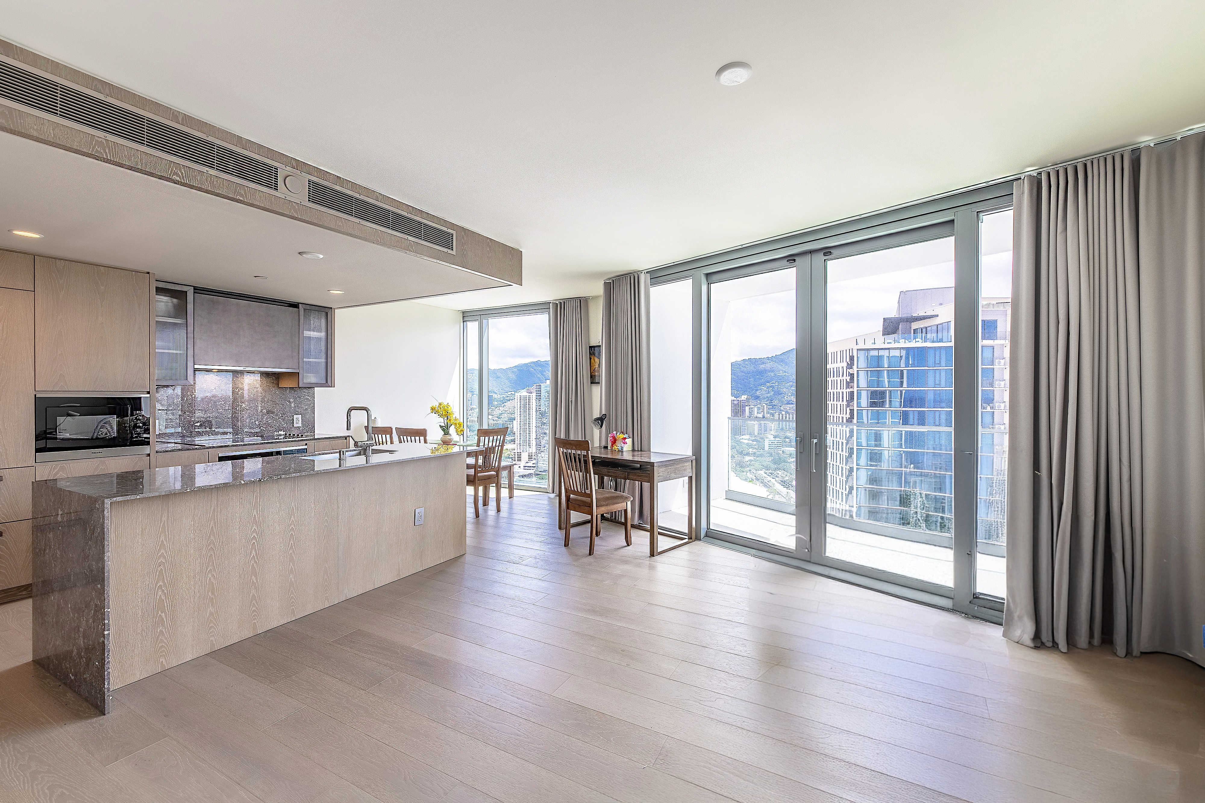 Honolulu, Hawaii, 96814, United States, 2 Bedrooms Bedrooms, ,2 BathroomsBathrooms,Residential,For Sale,1979445