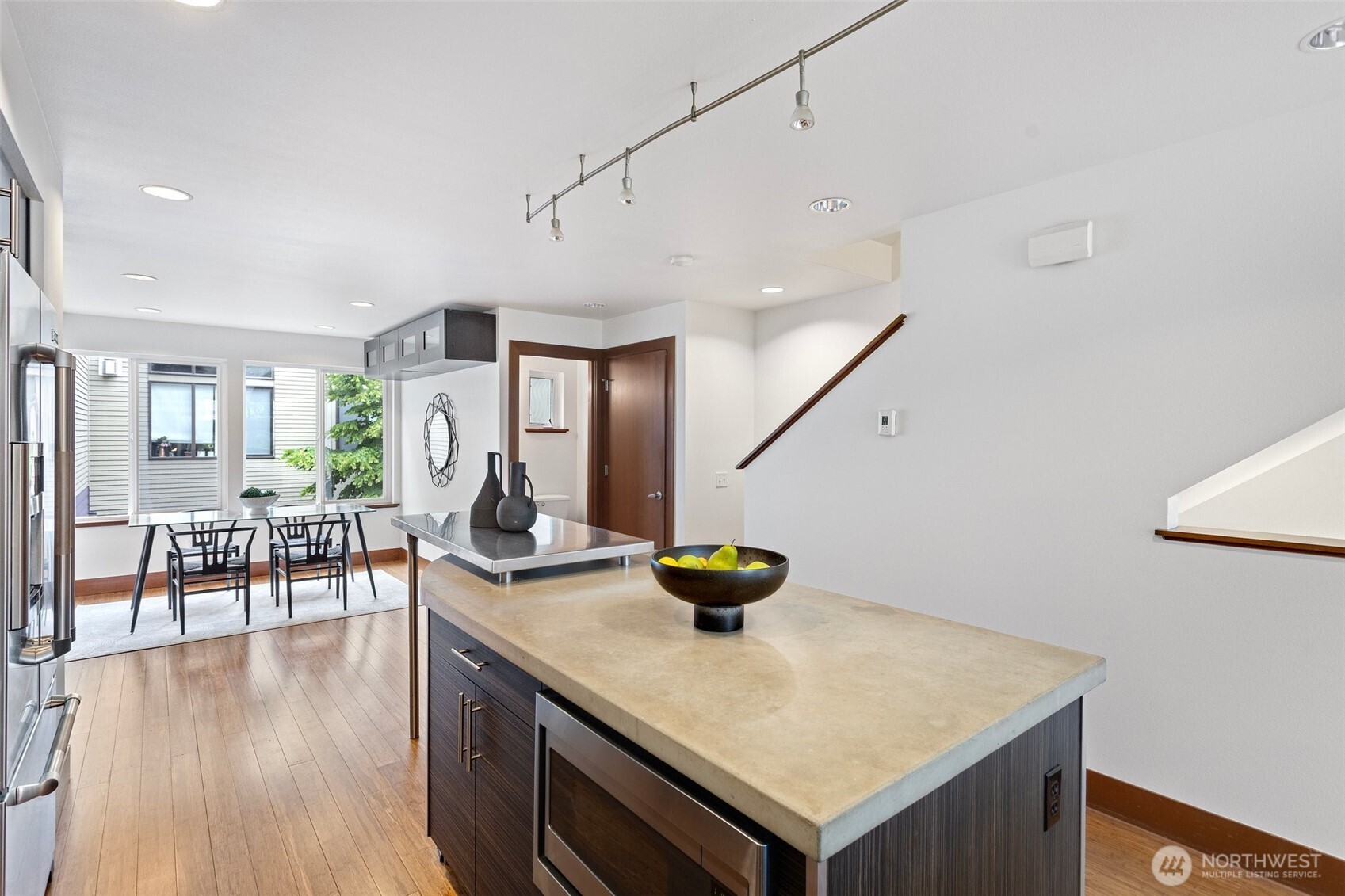 Seattle, Washington, 98109, United States, 3 Bedrooms Bedrooms, ,4 BathroomsBathrooms,Residential,For Sale,1976835