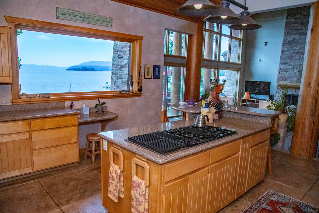 Hope, Idaho, 83836, United States, 3 Bedrooms Bedrooms, ,3 BathroomsBathrooms,Residential,For Sale,1975578