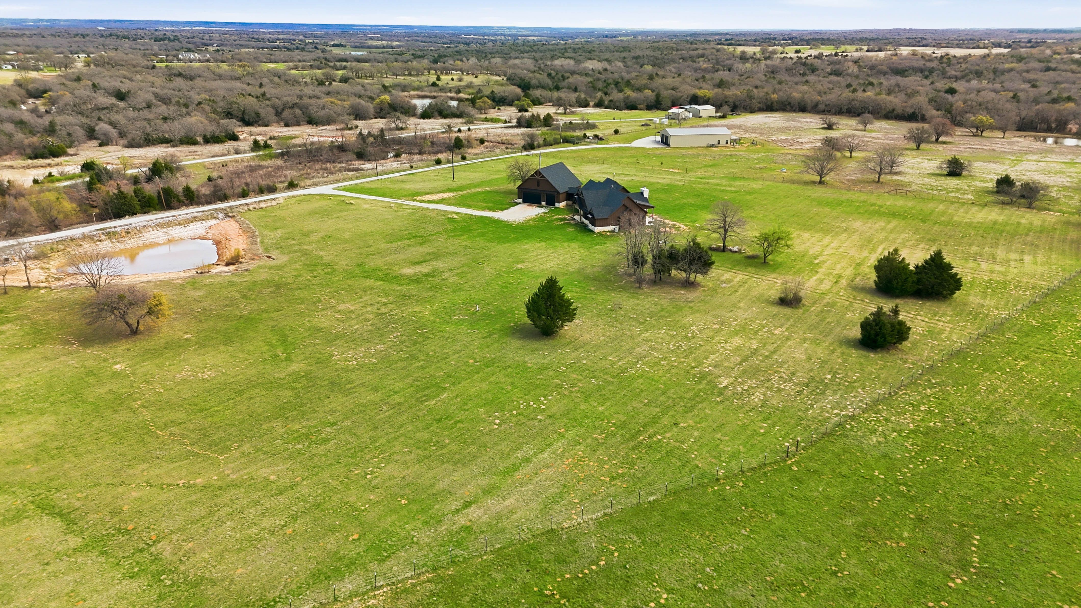  3988 Lake Valley Road, Sunset, TX, 76270 - 物件實景