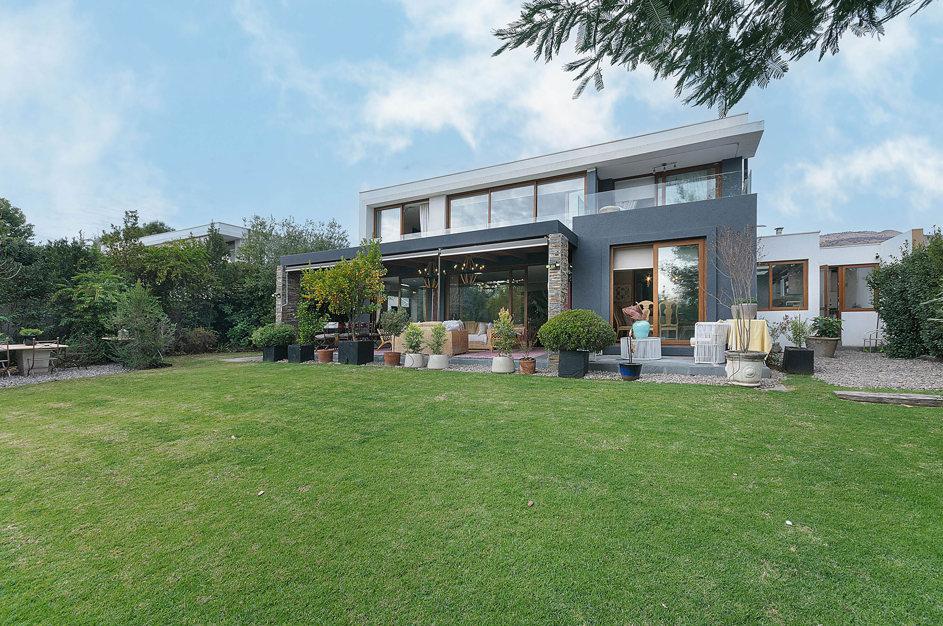  5-Bedroom Mediterranean-Style Home in Piedra Roja - 物件實景