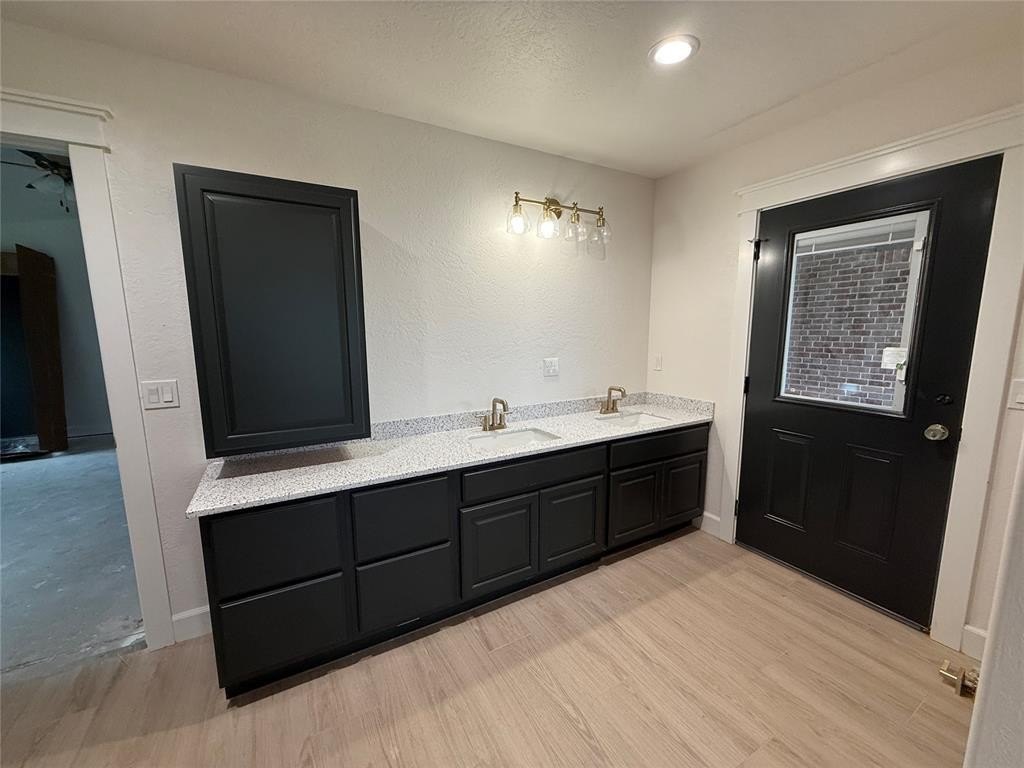 Altus, Oklahoma, 73521, United States, 4 Bedrooms Bedrooms, ,3 BathroomsBathrooms,Residential,For Sale,1980634