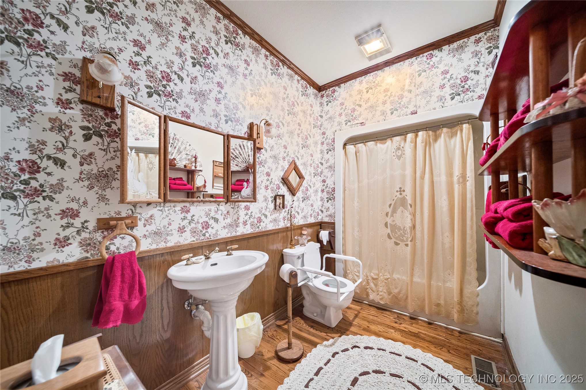 Broken Arrow, Oklahoma, 74014, United States, 3 Bedrooms Bedrooms, ,3 BathroomsBathrooms,Residential,For Sale,1846859