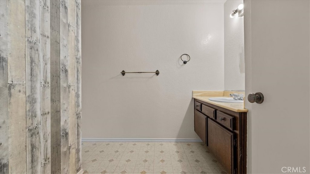 Chino, California, 91710, United States, 3 Bedrooms Bedrooms, ,2 BathroomsBathrooms,Residential,For Sale,2006326