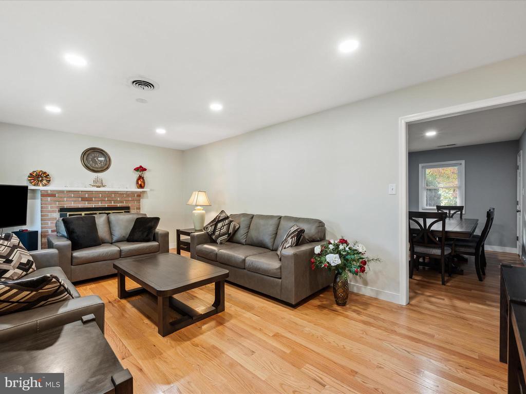 Winchester, Virginia, 22601, United States, 3 Bedrooms Bedrooms, ,3 BathroomsBathrooms,Residential,For Sale,1978922