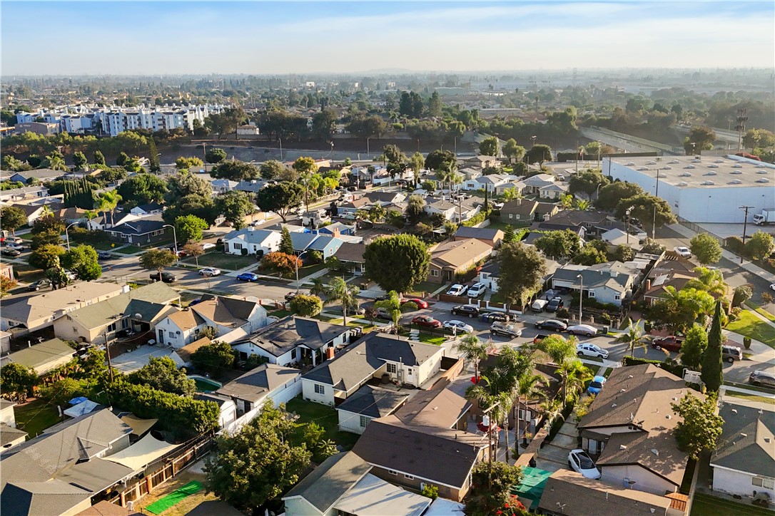 South Gate, California, 90280, United States, 3 Bedrooms Bedrooms, ,2 BathroomsBathrooms,Residential,For Sale,1974979