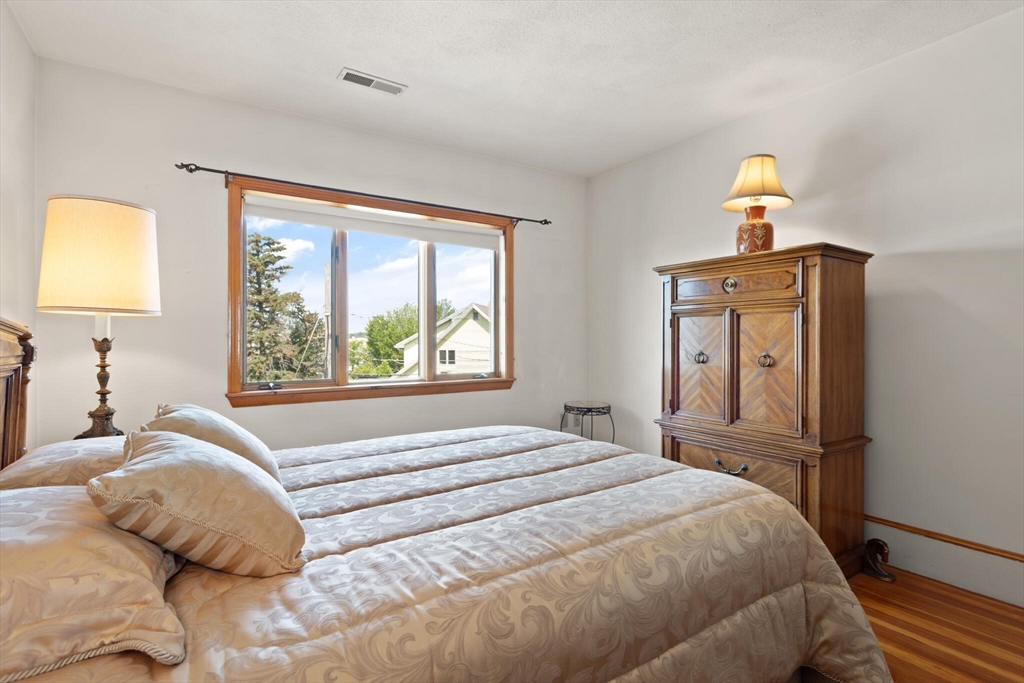 Medford, Massachusetts, 02155, United States, 4 Bedrooms Bedrooms, ,2 BathroomsBathrooms,Residential,For Sale,1935806