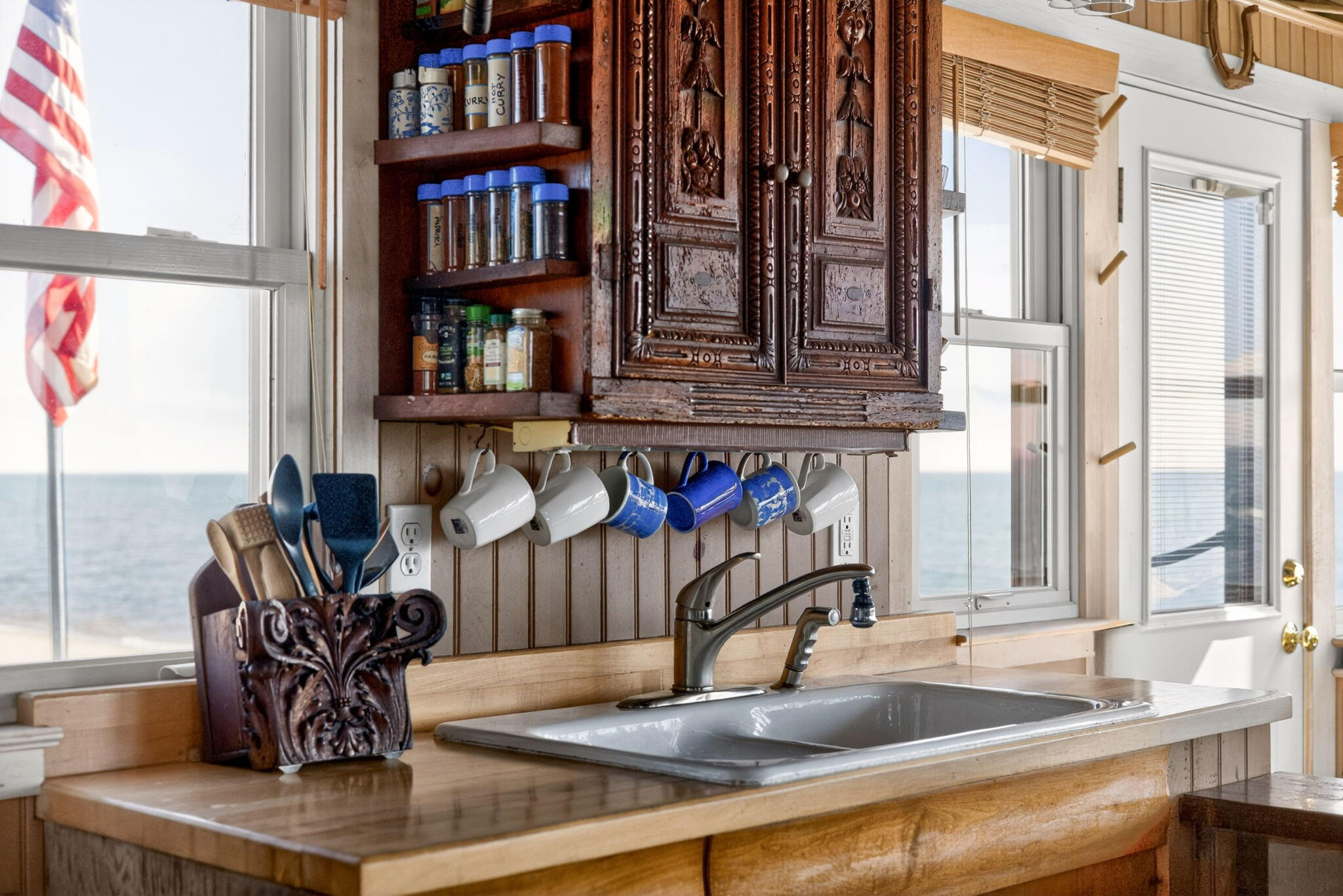  North Truro Beachfront Cottage with Private Bay Access - 物件實景