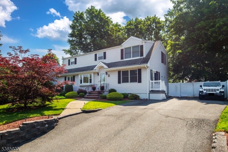 Wayne Twp., New Jersey, 07470, United States, 5 Bedrooms Bedrooms, ,3 BathroomsBathrooms,Residential,For Sale,1928449