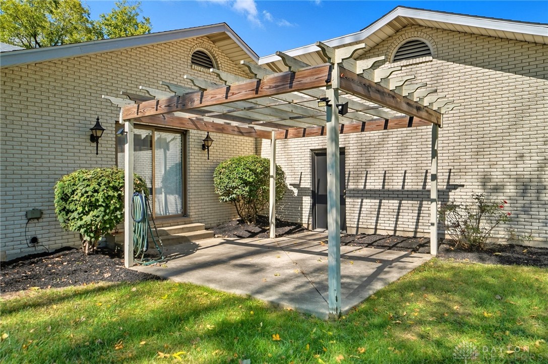 Brookville, Ohio, 45309, United States, 3 Bedrooms Bedrooms, ,4 BathroomsBathrooms,Residential,For Sale,1995742