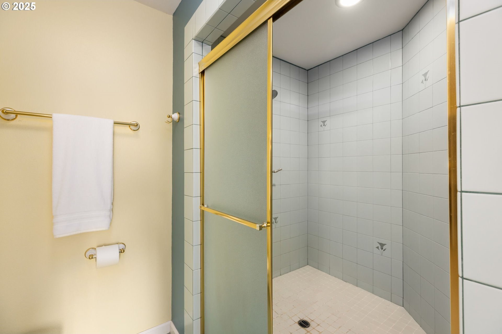 Happy Valley, Oregon, 97086, United States, 3 Bedrooms Bedrooms, ,4 BathroomsBathrooms,Residential,For Sale,1990937