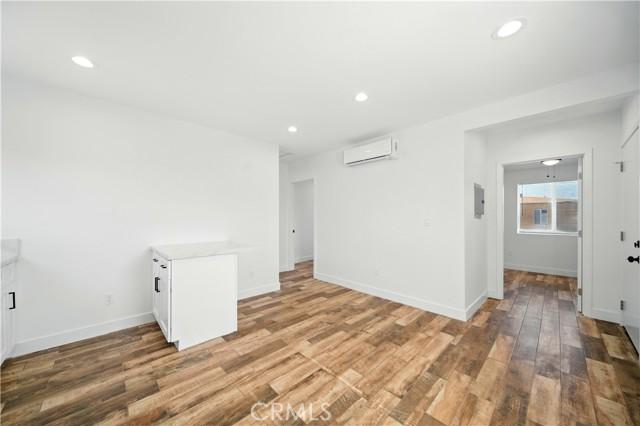 Los Angeles, California, 90044, United States, ,Residential,For Sale,1984386