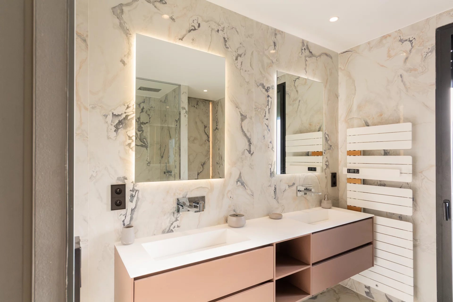 Sainte-Maxime, Provence-Alpes-Côte d’Azur, 83120, FR, 4 Bedrooms Bedrooms, ,4 BathroomsBathrooms,Residential,For Sale,1472761