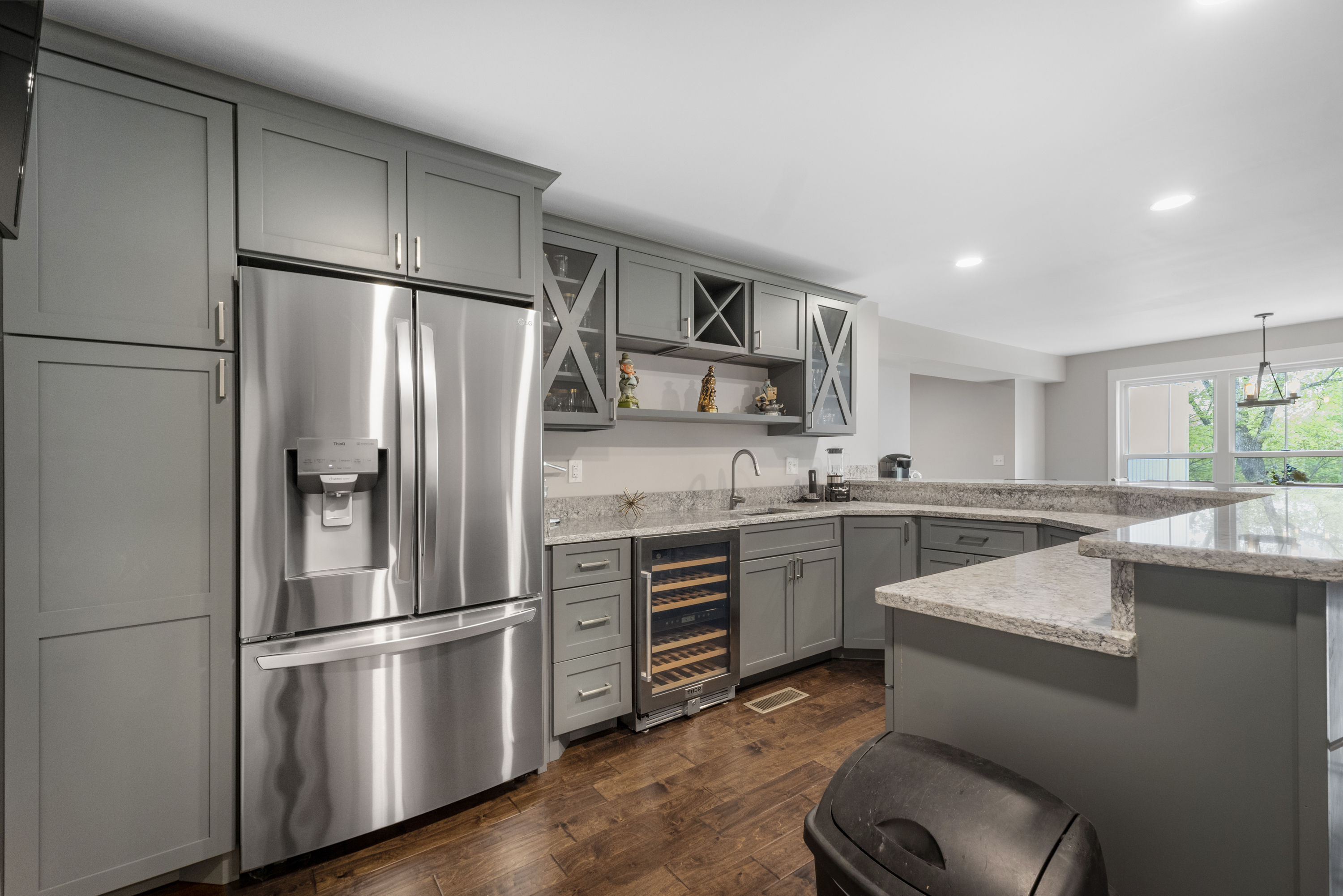 Huntington, West Virginia, 25701, United States, 6 Bedrooms Bedrooms, ,6 BathroomsBathrooms,Residential,For Sale,1977823