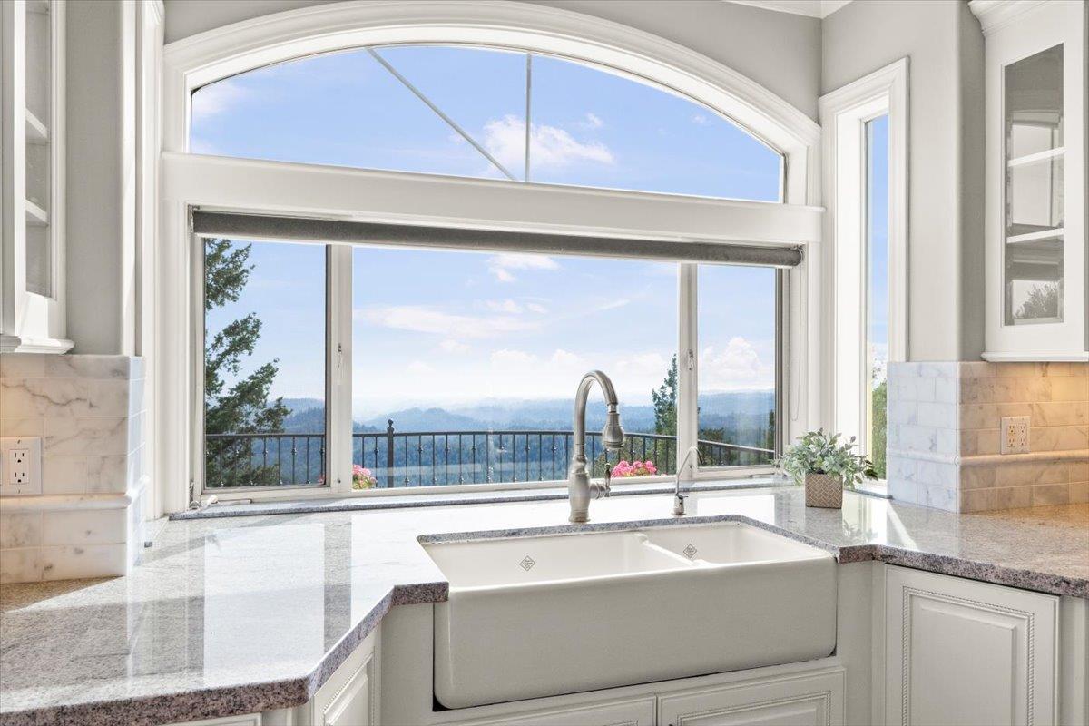 Los Gatos, California, 95033, United States, 5 Bedrooms Bedrooms, ,4 BathroomsBathrooms,Residential,For Sale,1744780