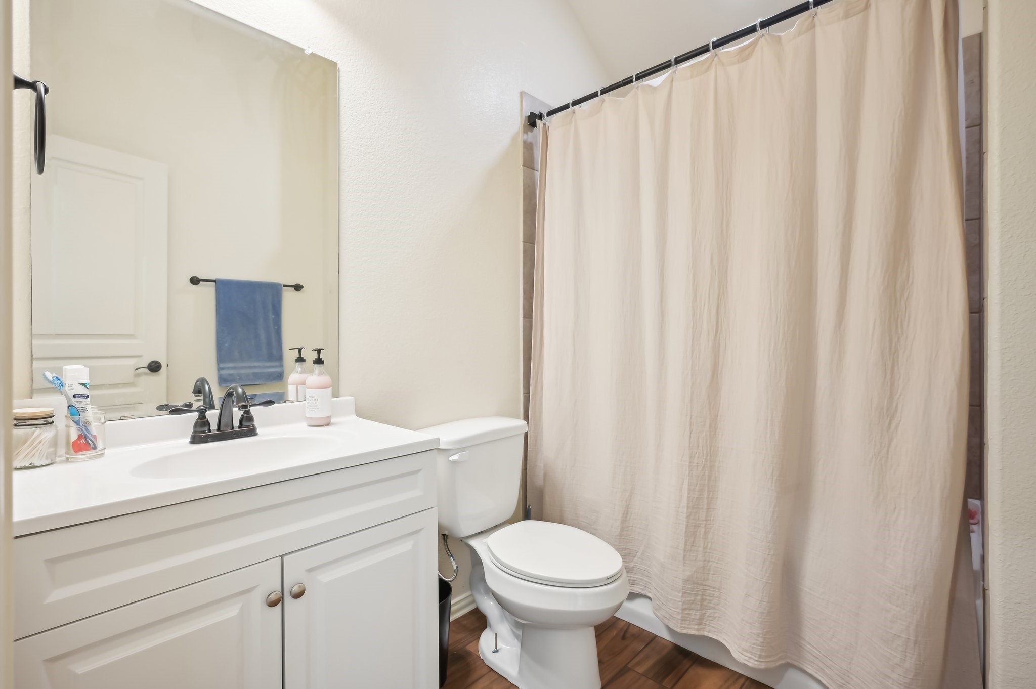 Little Elm, Texas, 75068, United States, 4 Bedrooms Bedrooms, ,3 BathroomsBathrooms,Residential,For Sale,1768216