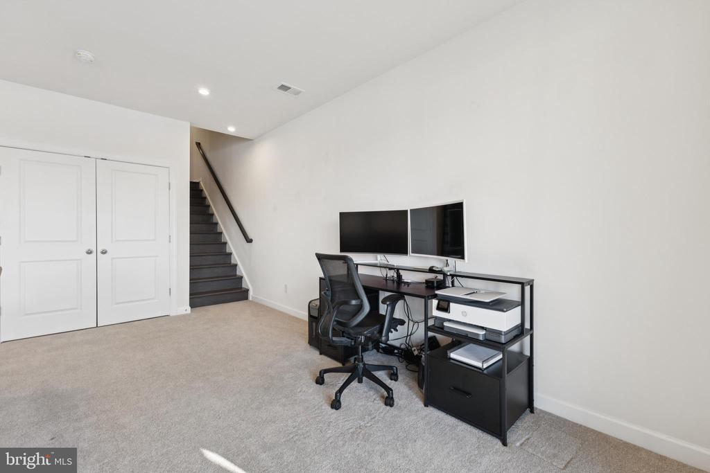 Alexandria, Virginia, 22306, United States, 3 Bedrooms Bedrooms, ,4 BathroomsBathrooms,Residential,For Sale,2019701