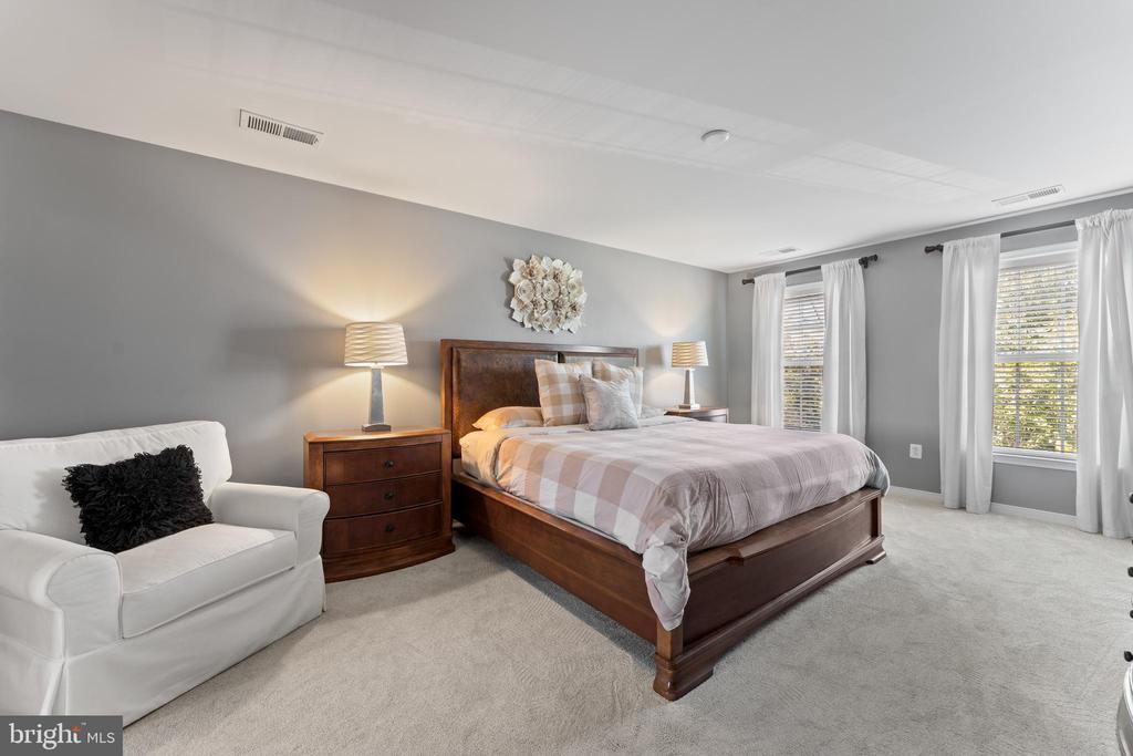 Stafford, Virginia, 22554, United States, 5 Bedrooms Bedrooms, ,4 BathroomsBathrooms,Residential,For Sale,1934341