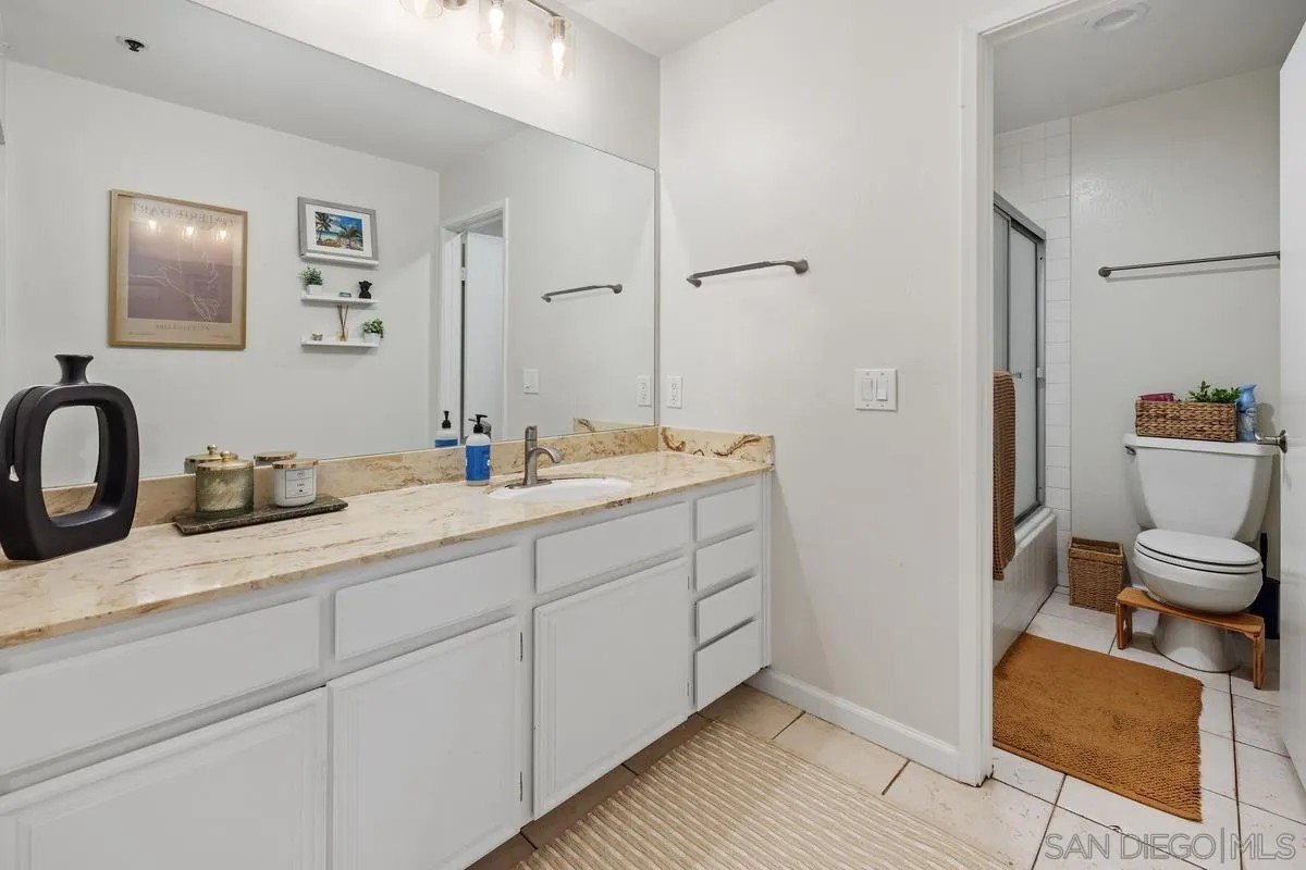 San Diego, California, 92101, United States, 2 Bedrooms Bedrooms, ,2 BathroomsBathrooms,Residential,For Sale,1901381