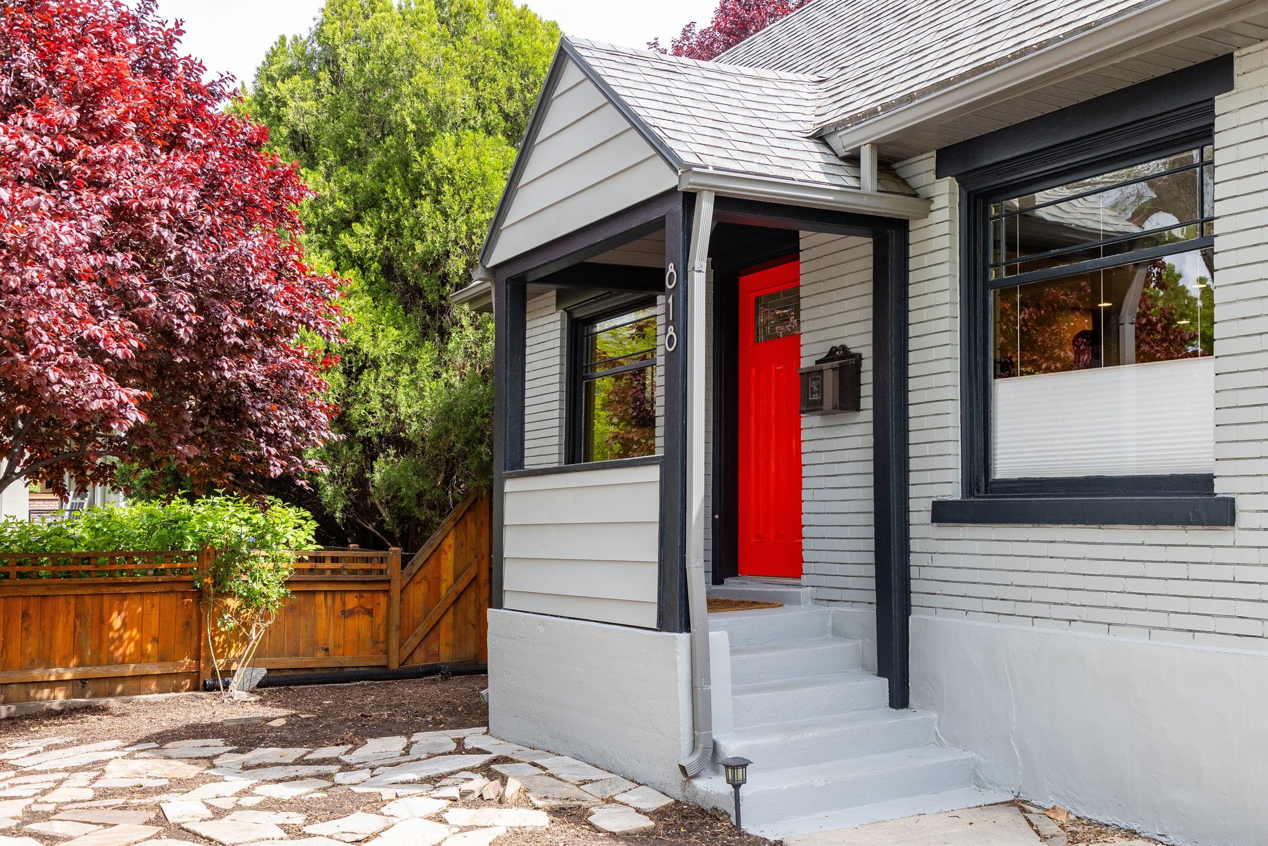  Incredibly Charming & Updated 1911 Bungalow Tree-Lined Streets - 物件實景