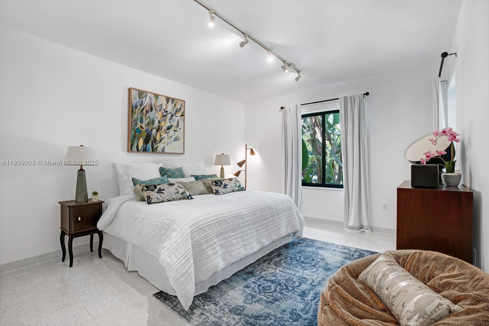 Miami, Florida, 33137, United States, 5 Bedrooms Bedrooms, ,5 BathroomsBathrooms,Residential,For Sale,1987585