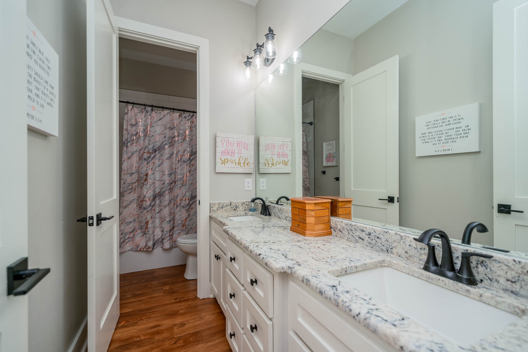 Jacksonville, Texas, 75766, United States, 4 Bedrooms Bedrooms, ,3 BathroomsBathrooms,Residential,For Sale,1978042