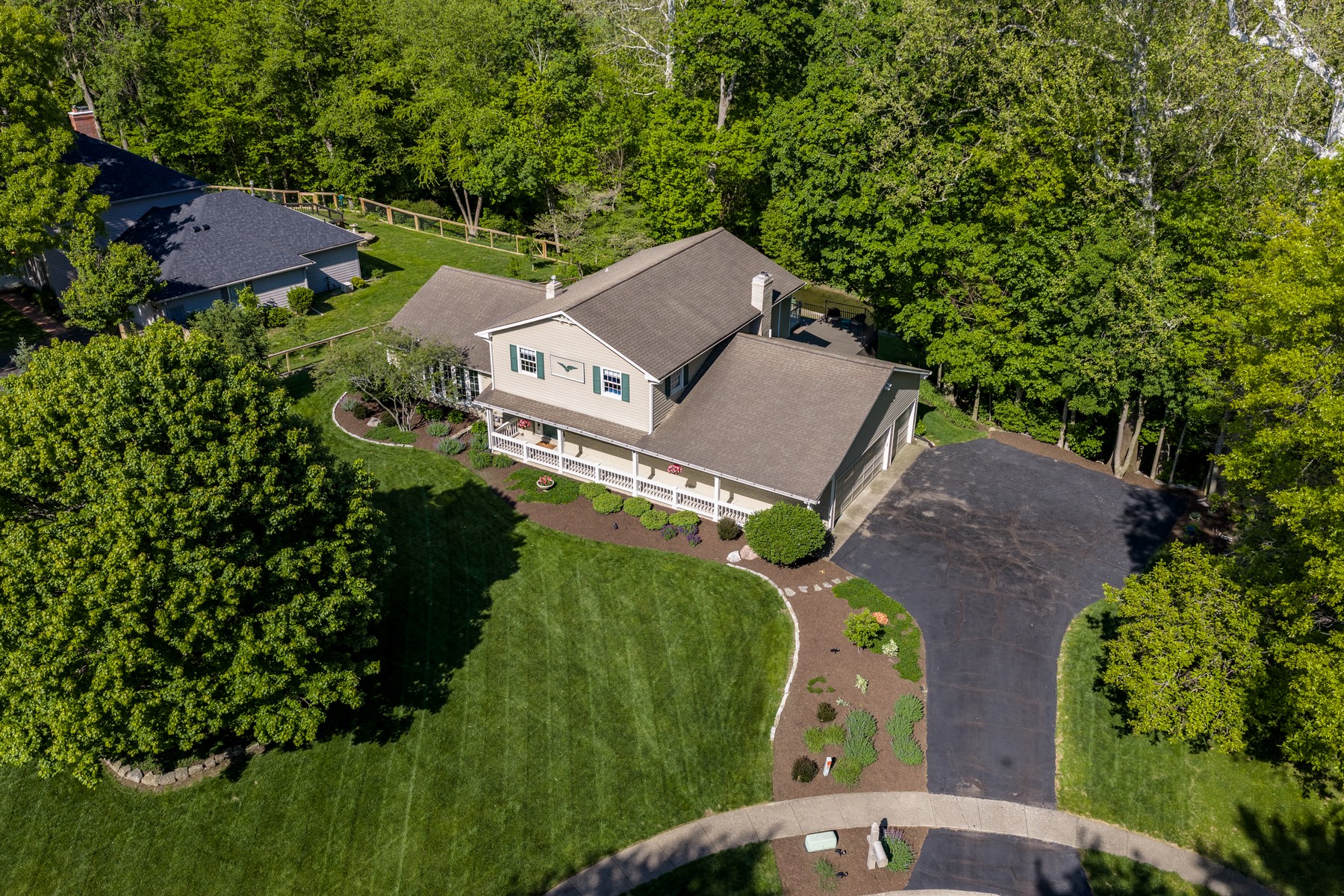  Exceptional Four Bedroom Home Set Along a Winding Creek - 物件實景