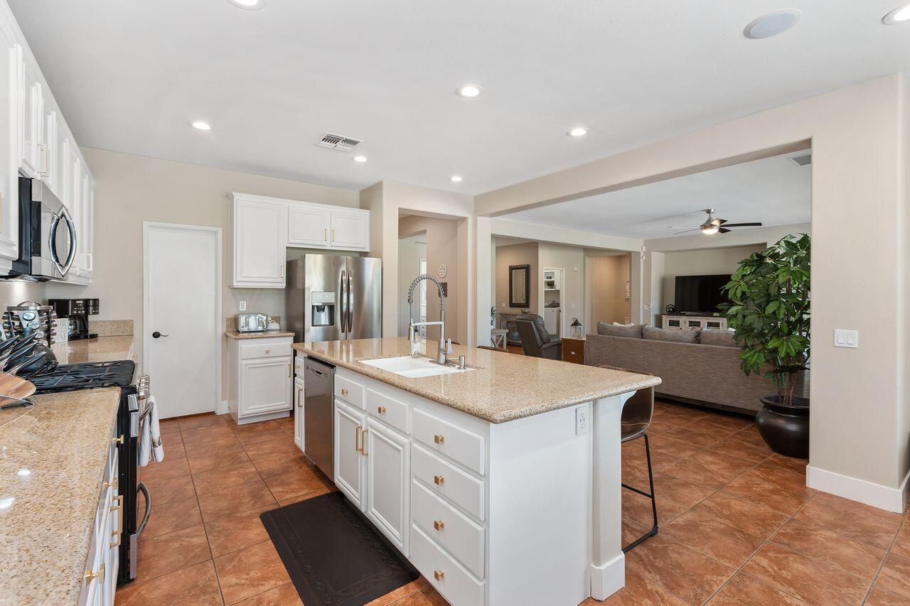 Indio, California, 92201, United States, 4 Bedrooms Bedrooms, ,3 BathroomsBathrooms,Residential,For Sale,1925856