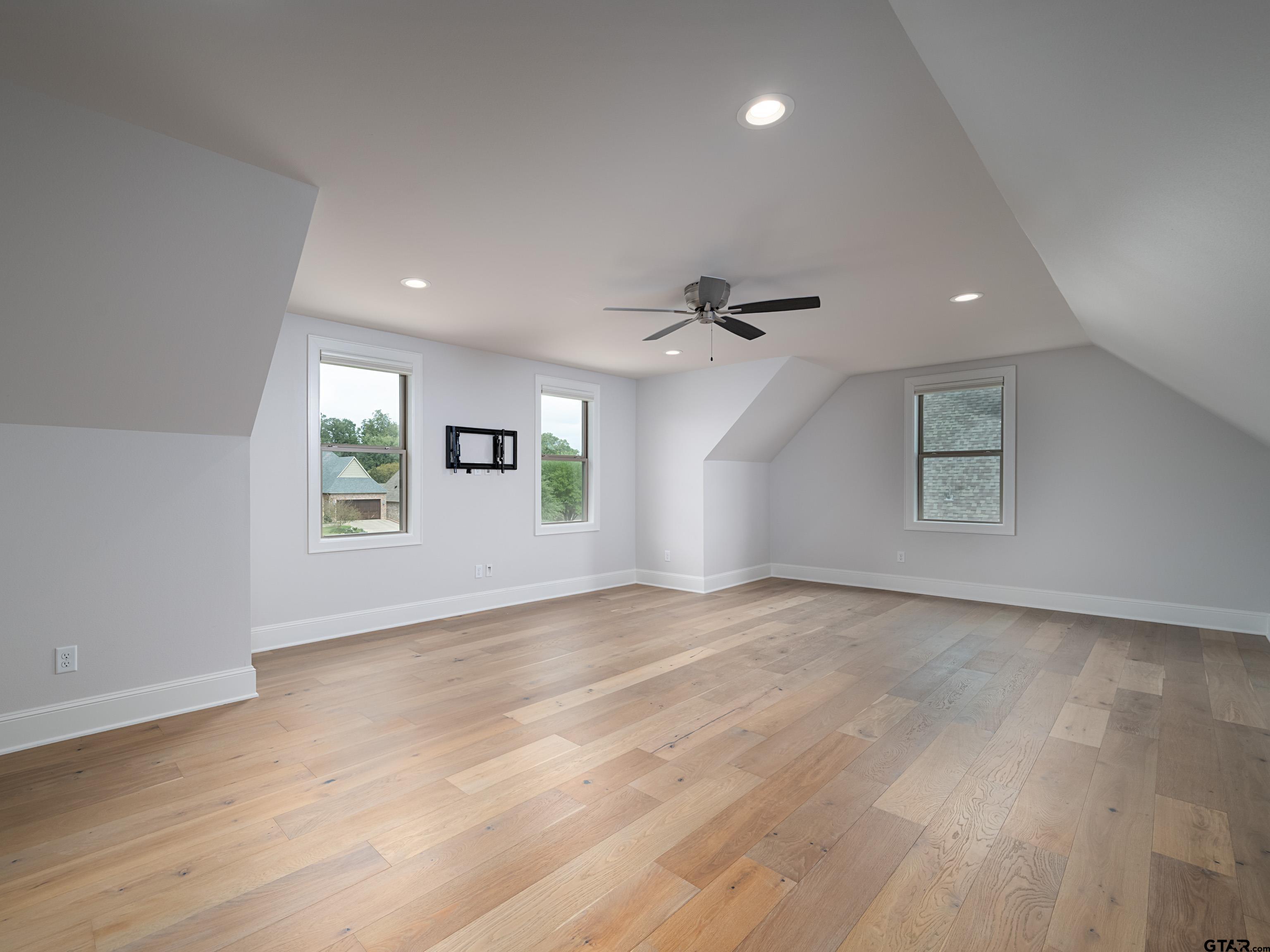 Tyler, Texas, 75703, United States, 3 Bedrooms Bedrooms, ,3 BathroomsBathrooms,Residential,For Sale,1985423