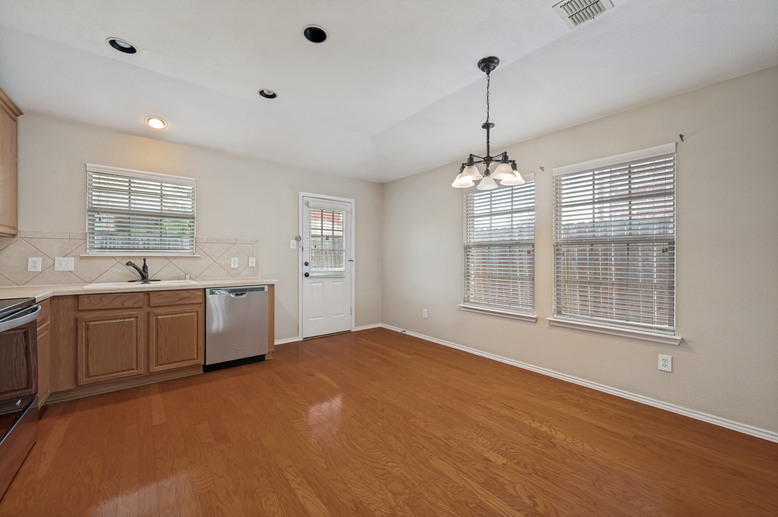  2677 Calmwater Drive, Little Elm, TX - 物件實景